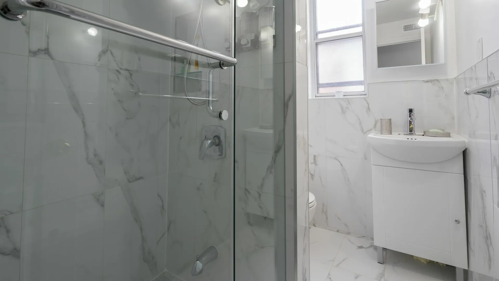 Apartment Applewood Suites - King West Lofts Toronto Canada